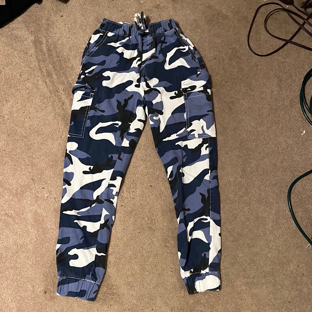 Camp cargo pants, women’s size M